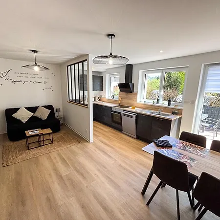 Les Reflets Du Chateau - Parking Gratuit - Cosy & Moderne - Route Des Vins * Thanville