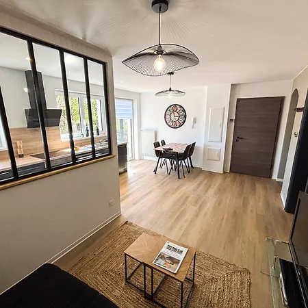 Les Reflets Du Chateau - Parking Gratuit - Cosy & Moderne - Route Des Vins Apartment Thanville
